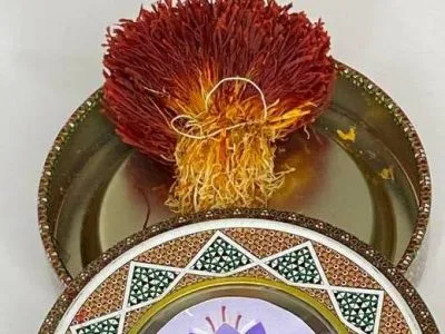 زعفران دختر پیچ یا رشته کامل با ظرف خاتم فروشگاه زلاله