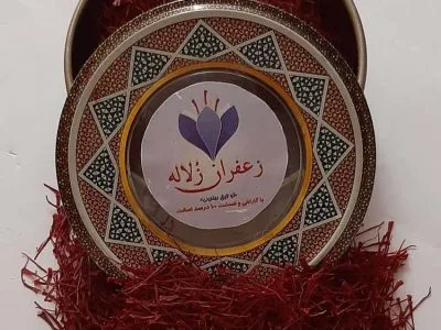 زعفران نگین با ظرف فروشگاه زلاله
